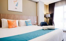 Sans Hotel Puri Indah Jakarta